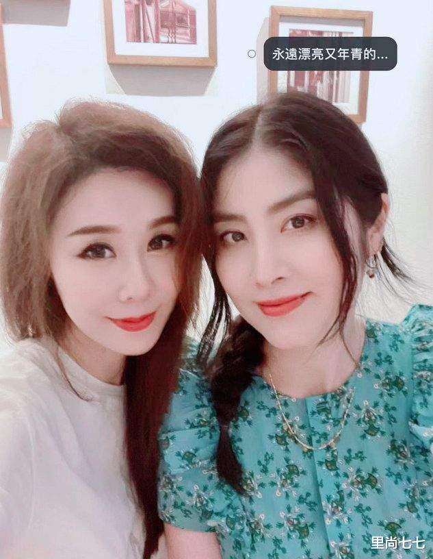 里尚七七|陈慧琳一家四口罕参加名媛聚会，12岁长子曝正脸，浓眉大眼超像妈
