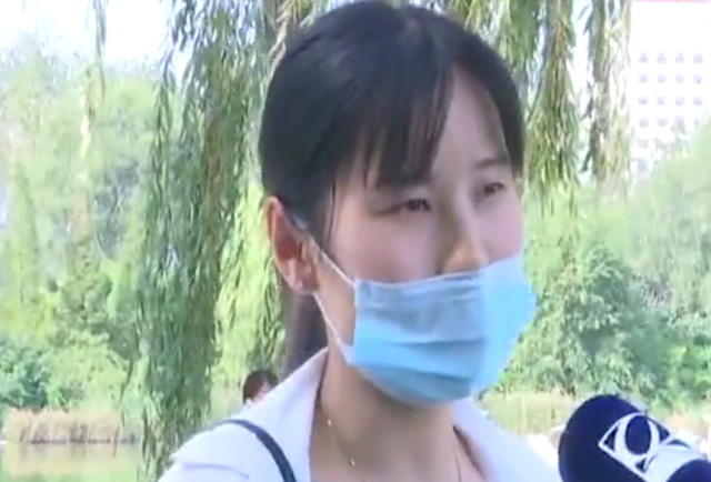购房置业|买房交一万定金抵两万，签合同时郁闷了：定金竟变洗浴中心服务费