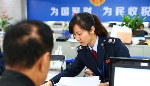 大学生|进私企和考公务员,大学毕业多年后差距明显,但愿你少走弯路