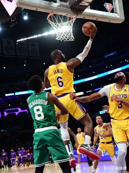 勒布朗·詹姆斯|詹姆斯若離隊(duì)，可選擇的僅有太陽(yáng)、勇士、熱火，騎士根本不可能