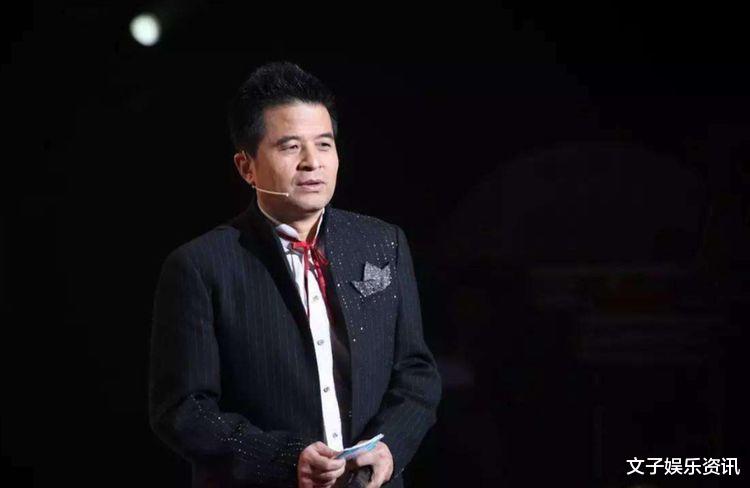 毕福剑|毕福剑强势回归！对赵本山弟子出手阔绰，出手就是2沓钞票