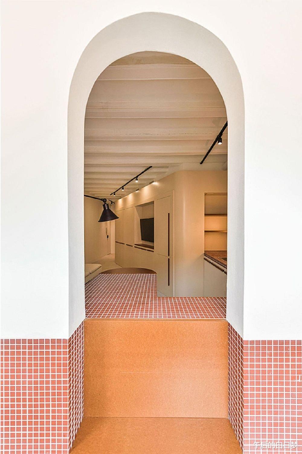 25㎡小公寓设计，拆除墙面来增加室内光线，两个人的幸福生活