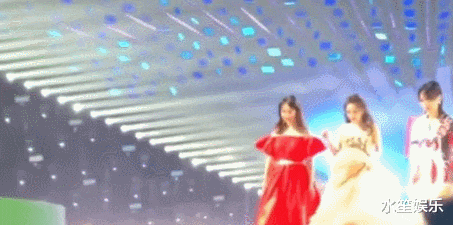 钟楚曦|杨幂、杨紫饭拍曝光,私下关系一目了然