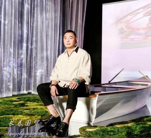 李湘|李湘第一任前夫近况：如今身价30亿热衷公益