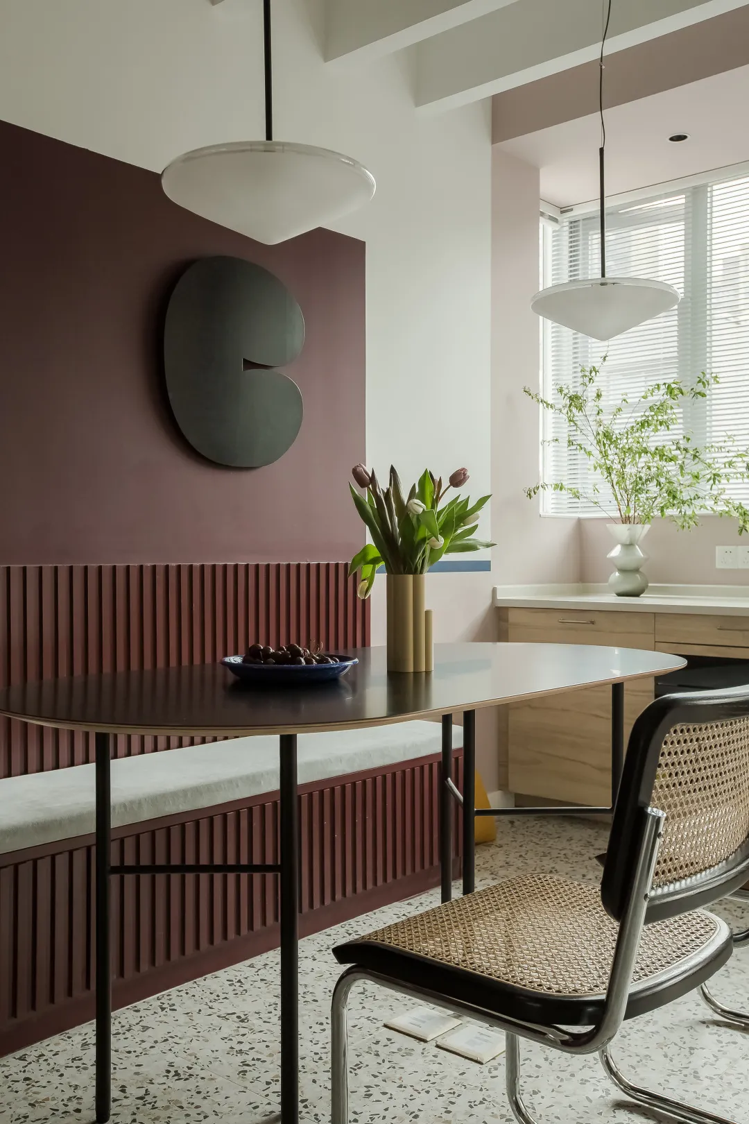 170㎡顶跃复式宅，「勃艮第红+蓝粉」分色，她家不动格局也能优雅又时髦！