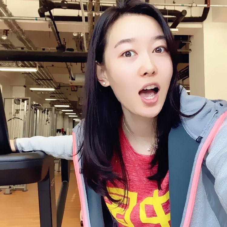 全球时尚号|孙一文不愧是颜值担当，左手舞剑屡获冠军，打扮起来如邻家姐姐