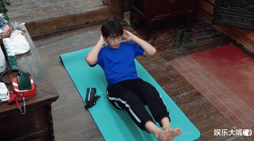 彭昱畅|《五哈2》看完最新一期节目，终于明白现在的彭昱畅到底有多瘦！