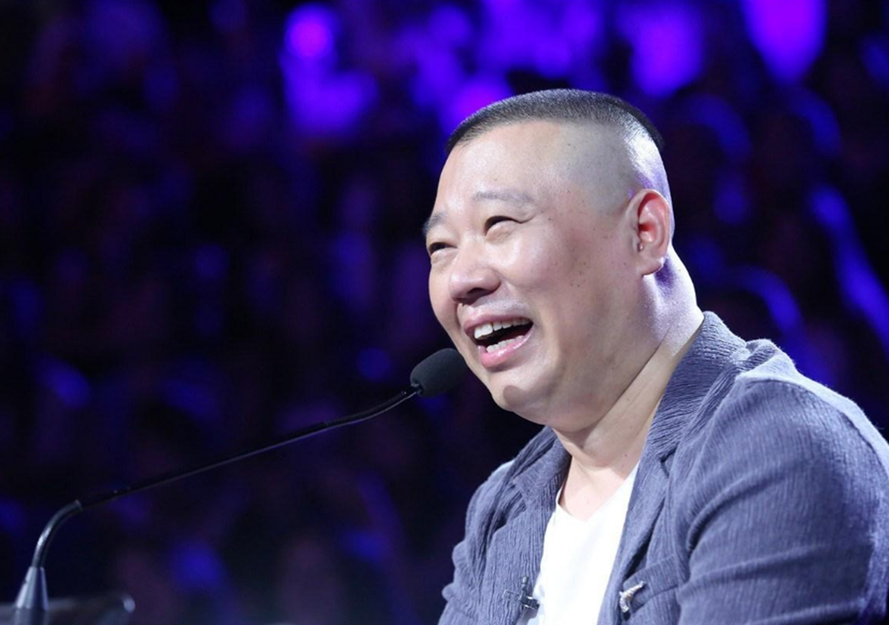 郭德纲|郭德纲落魄时打车被拒，哭着走了2小时回家，成名后找到了司机