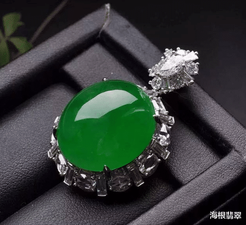 海根翡翠 靠收废纸起家的张茵,建立了自己的“纸业帝国”,这些女强人竟然都钟情于翡翠!