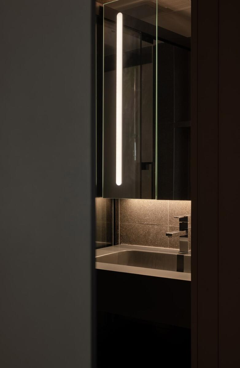 越来越多人装修不用乳胶漆了，看她家简约干净，还特显品味