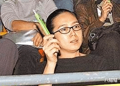 刘德华|同样是刘德华粉丝，比起杨丽娟的疯狂靠近，她的默默守护才更动人