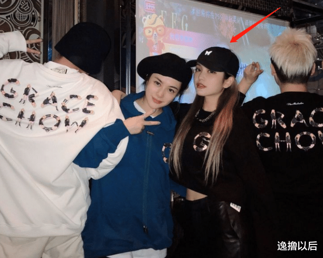 周扬青|有种“整容”叫分手1年，周扬青没了网红特效，素颜依旧美的出尘