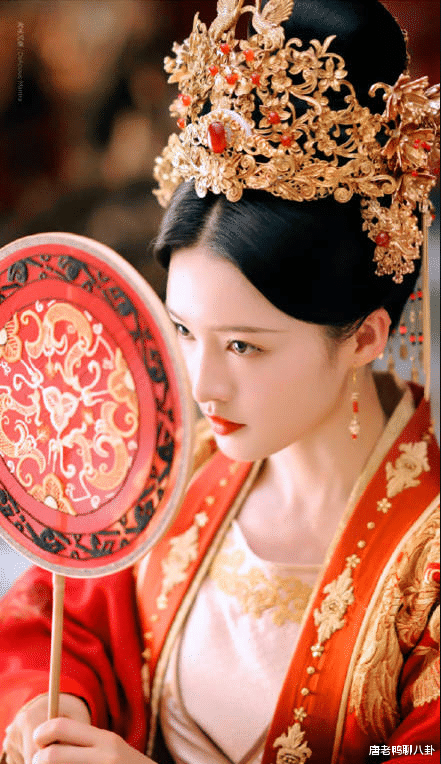 李沁|爆红后连续播出烂剧，还好颜值撑得住，新剧搭档任嘉伦未播先火