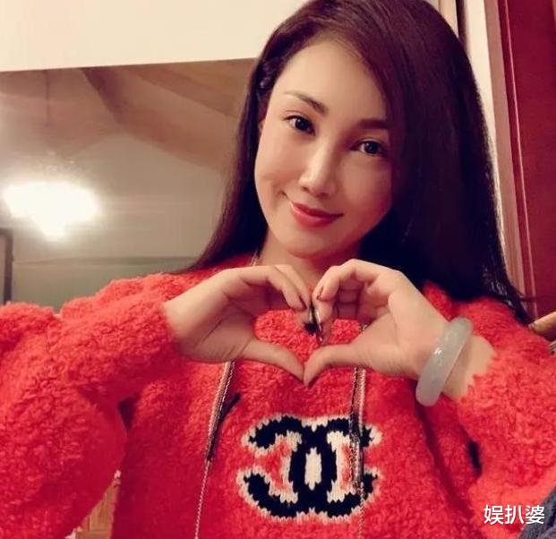 韩磊|好男人韩磊：苦追小10多岁妻子2年，为爱隐居草原，现在怎么样？