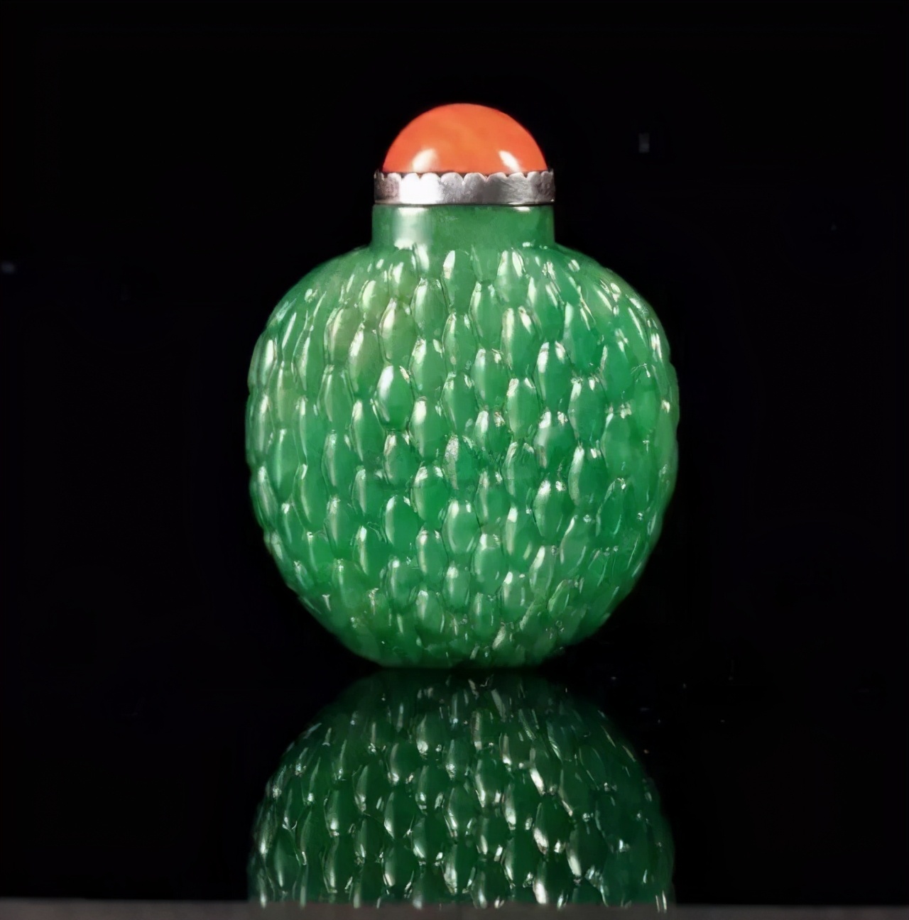 鼻烟壶|清朝翡翠工艺集大成者,竟然是一个小小的鼻烟壶