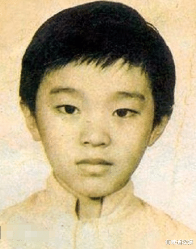 周星驰|周星驰一生只写了一首歌，却拥有上亿播放量，说道歌名谁都能哼唱