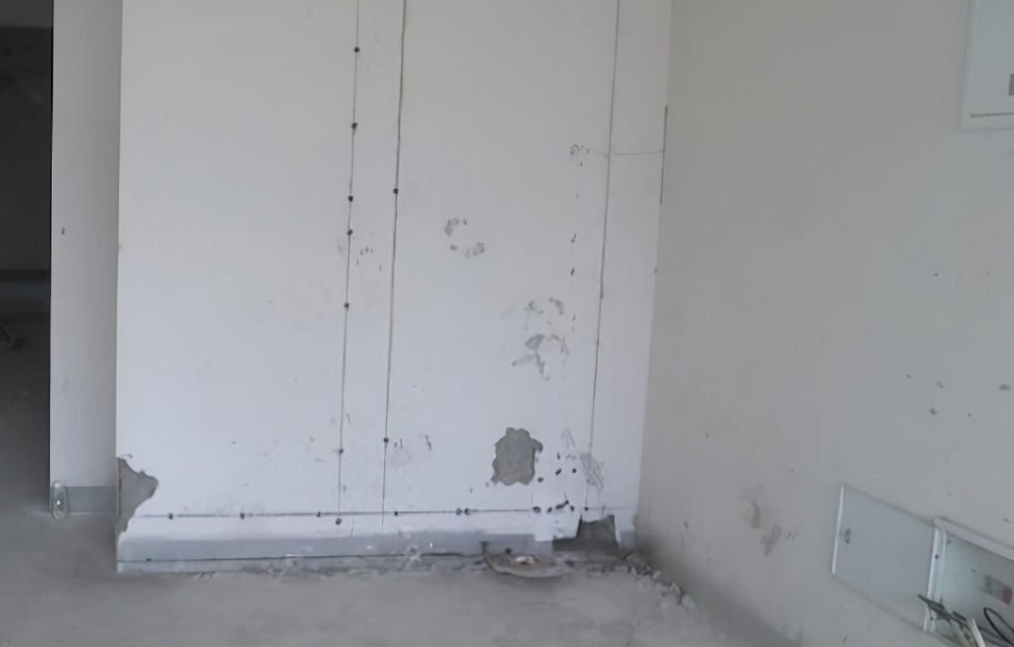 租户私自拆了承重墙，34层业主全遭殃，商户辩解：图纸搞错了