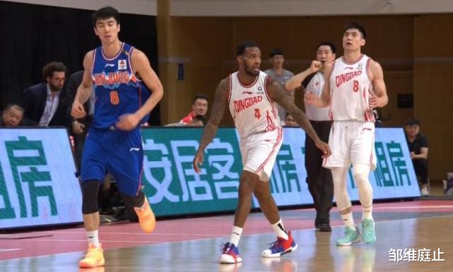 新疆男篮|22+7！全联盟最顶级的内线群被1人打爆，周琦和莫泰都毫无办法