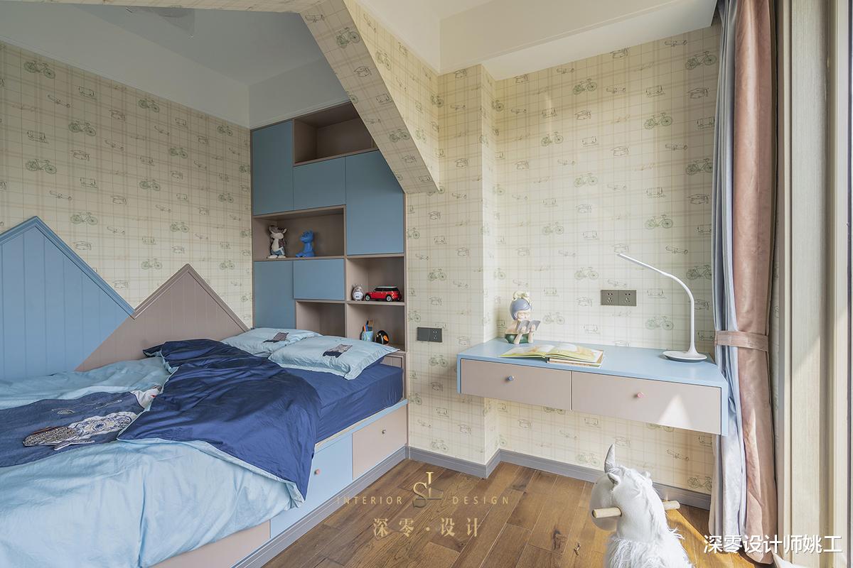 不放过1㎡空间做收纳，卫生间打造壁龛和镜柜，储存物品不是梦