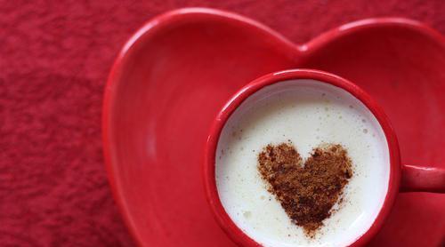 教闲 表面文艺的星座,却点到为止,比别人复杂,五彩斑斓,只是泡沫