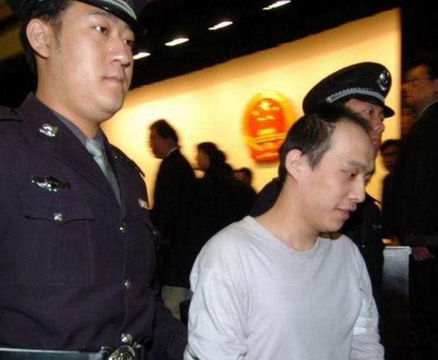 北京悍匪王立华:12岁逼父母离婚,绑架吴若甫,临刑前说了13个字