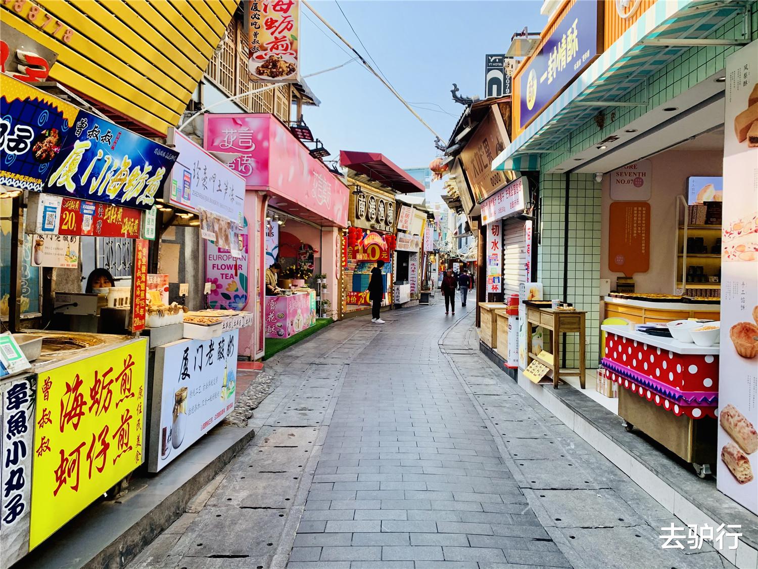 上海市 临近春节的厦门：游客减少步行街门可罗雀，商家艰难硬撑