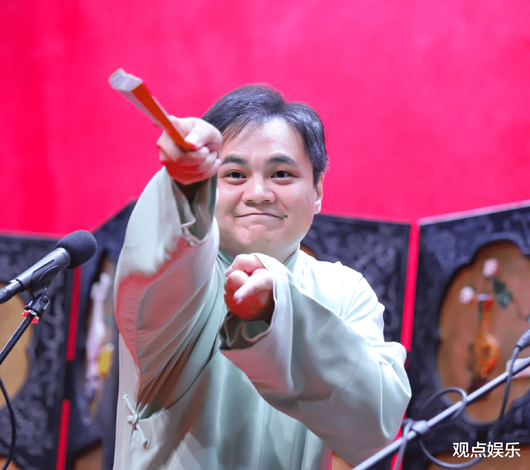 刘诗诗|郭德纲亲自为观看“龙”字科演出划重点，谁出丑才好看，这是亲师父？