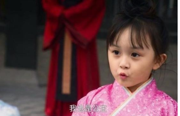 郭德纲|2岁出道就年入百万的“小明兰”，太漂亮被禁止整容，现变成这般