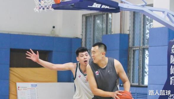遼寧男籃|遼寧隊備戰(zhàn)訓練忙！韓德君打破謠言，李曉旭狀態(tài)好，楊鳴嚴格督訓