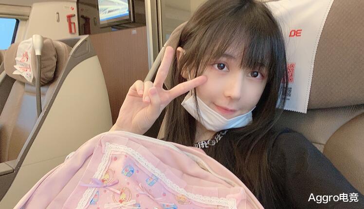 蔡萝莉|蔡萝莉终于变自信了？大方露出正脸，而且还自称是素颜照