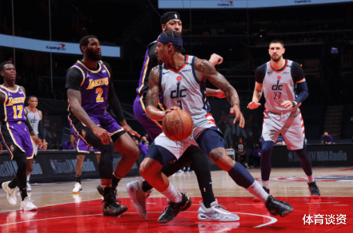 威斯布鲁克|45+21+17！王炸打爆湖人，威少18板抢赢浓眉庄神，比尔坐稳得分王