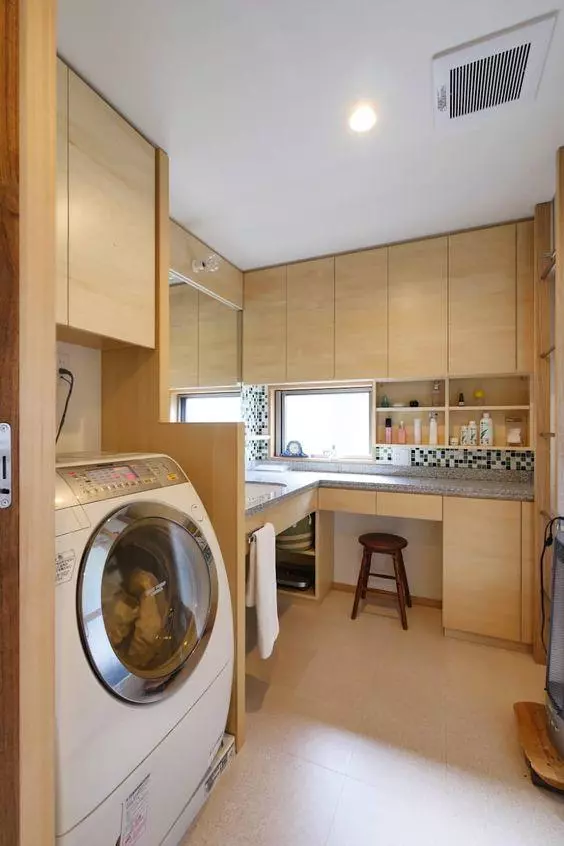 如何打造高逼格的卫生间？将洗漱台面延长一截，秒变高端大气