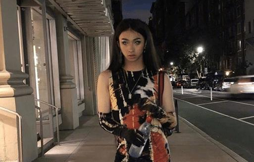 伊能静|伊能静儿子公开出柜，与同性友人晒亲吻照，妈妈力挺儿子穿女装