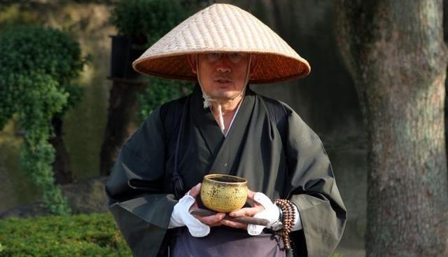 百哥曰|民间故事：猎人救受伤女子，女子以身相许，新婚夜洞房传来惨叫声