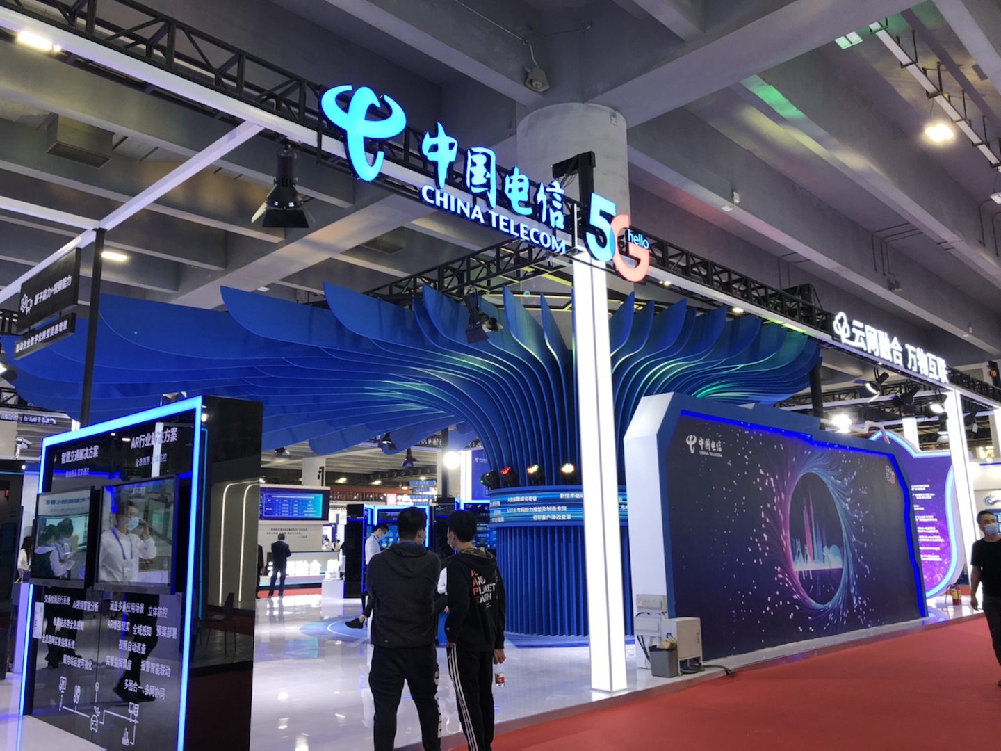 投稿圈 2021DTS国际数字科技展正式开幕，现场各种高新科技融入眼前一亮