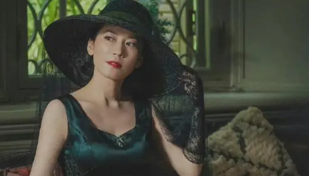 赵敏|长得丑就不要硬演美女，有人演得像村姑，有人我想把她的脸遮上