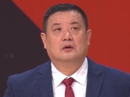 山东男篮|临阵换人？山东男篮新队长产生，徐长锁够狡猾啊