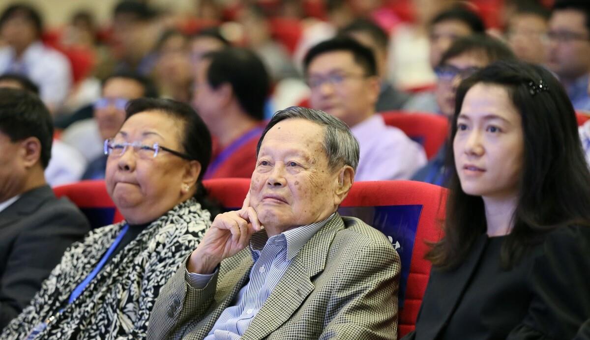 纳米 100岁的杨振宁,被恶意诋毁、丑闻缠身,背后藏着怎样的真相?