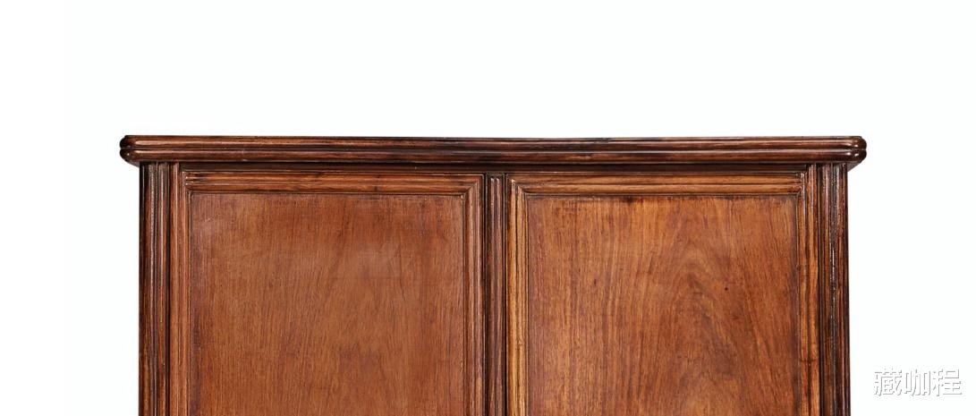 |装饰不多,却增妩媚,清黄花梨圆角柜造型美