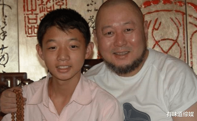 霍尊|有种“整容”叫霍尊，头发剪短后判若两人，网友：早这样早火了