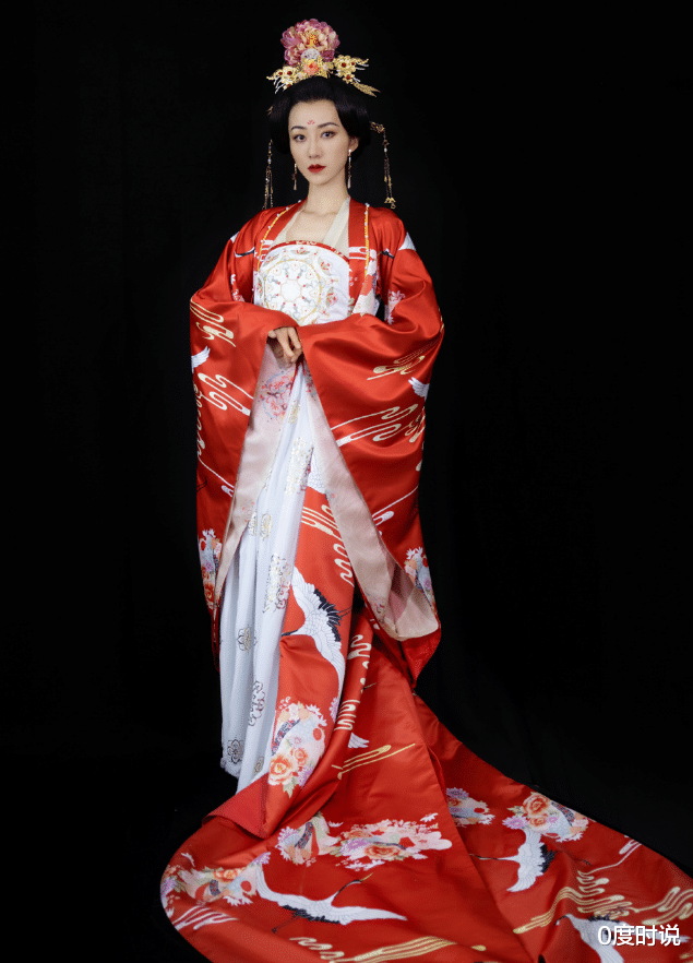 韩雪|韩雪不愧是全网“最干净女星”，当她穿起气质白裙，有谁比得上