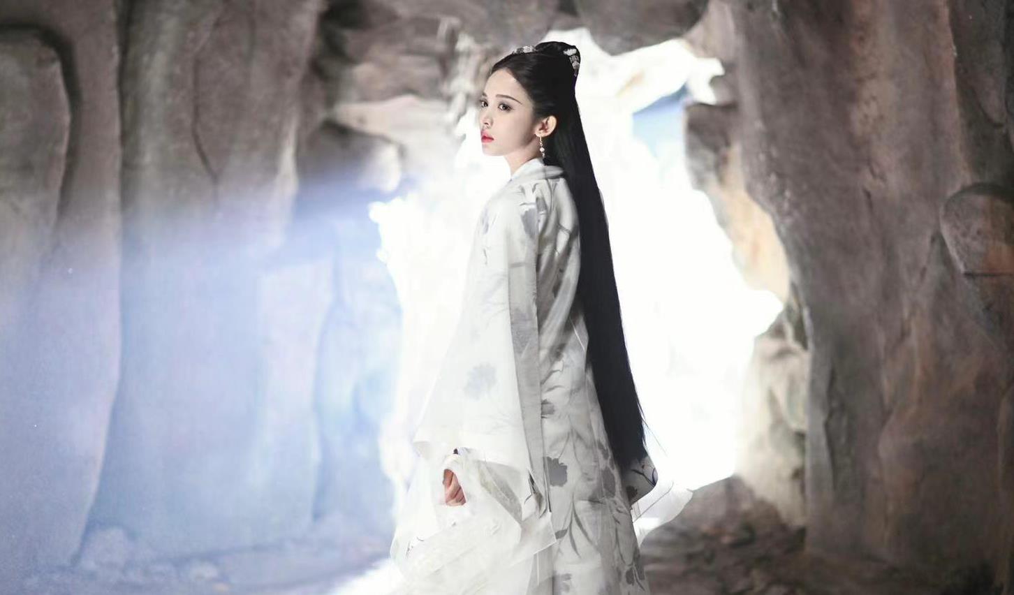 鹦鹉|侮辱观众智商的五毛特效：但凡上点心，都不至于做成这样