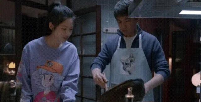 黄磊|黄磊这几年演的角色都是一个样，基本上都有做饭的镜头