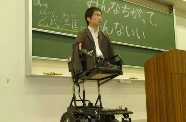 中国机长|乙武洋匡天生无四肢，婚内15年与50名女性有染，仅因他的作家身份