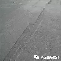 阳光分享鸿鹄志 路面工程病害形式，以及施工质量管理控制要点?