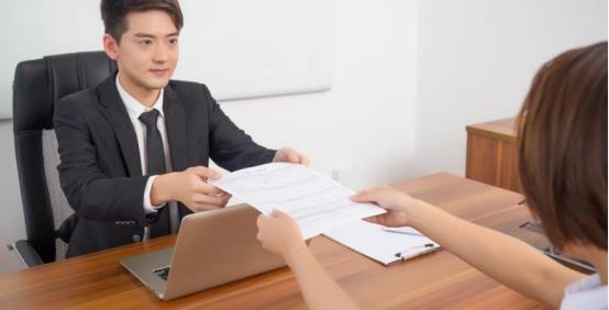 hr|双非硕士和985本科,用人单位更“喜欢”哪一个?HR的回答很现实