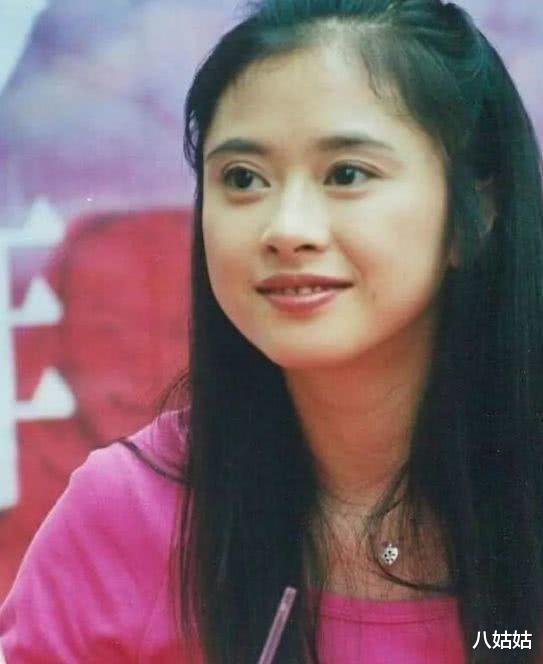 何美钿|5岁学体操，18岁当演员，因《天龙八部》大火的何美钿，现状如何