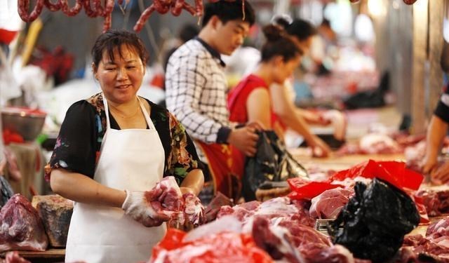 宁德时代|警惕！猪价已经乱套，只有做腊肉喊得欢，养猪人还在观望！