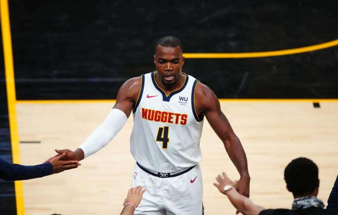 可馨育娃|大捡漏！36岁老将没人签！他只值底薪了？