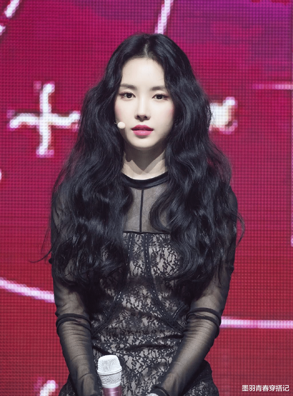 发型 皮肤黄就别染黄头发了,这种“显白”发色正流行,大方又洋气